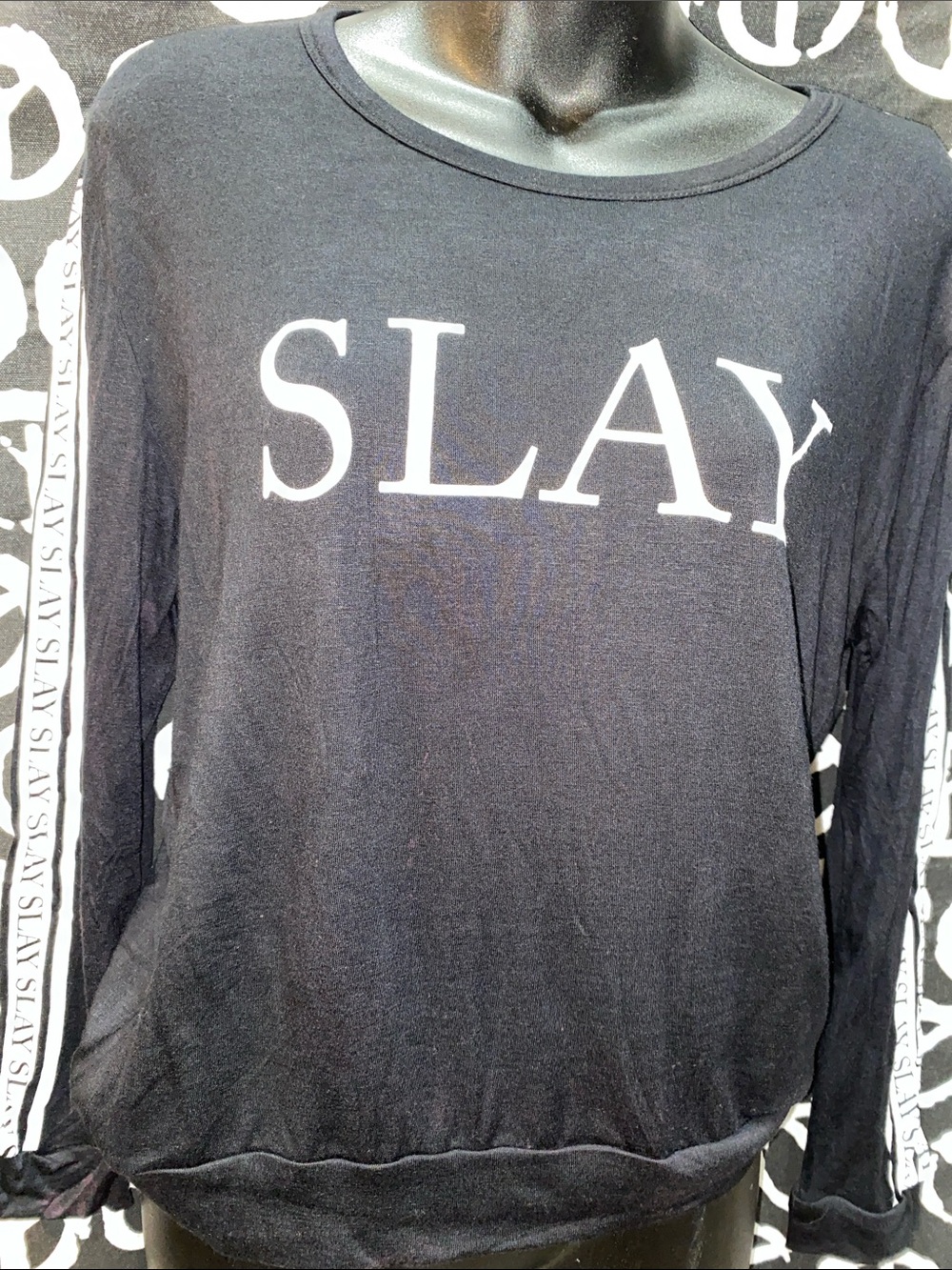 NWOT DICE “SLAY” LONG SLEEVE SCOOP NECK TEE SZ S